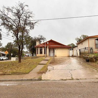 902 Okane St, Laredo, TX 78040