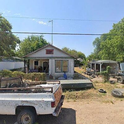 905 Colorado St, Glidden, TX 78943