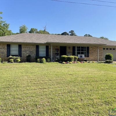 907 Robin Ln, White Oak, TX 75693