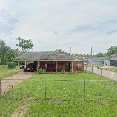 908 Birch St, Palestine, TX 75801