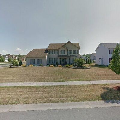 909 Old Country Rd, Rochester, NY 14612