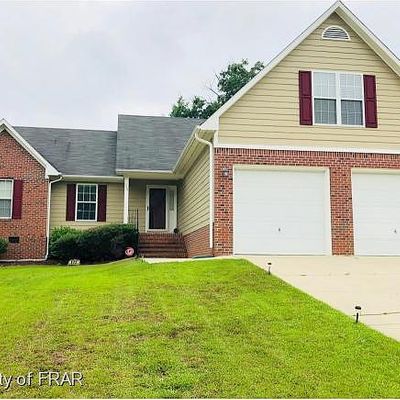 922 Foxhunt Ln, Fayetteville, NC 28314