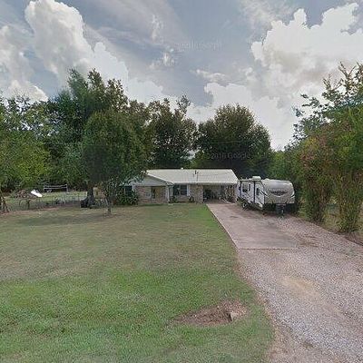 730 N Cedar St, Blossom, TX 75416