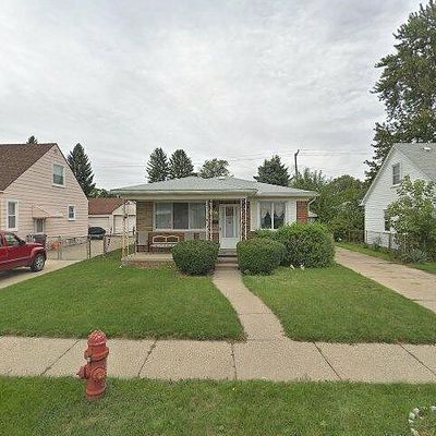 7301 Weingartz, Center Line, MI 48015