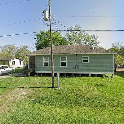 7318 Backstrom St, Hitchcock, TX 77563