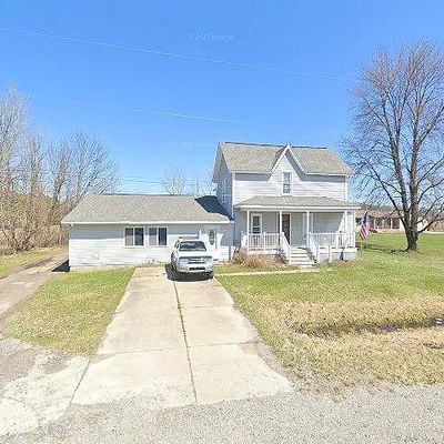 7438 Hill Rd, Swartz Creek, MI 48473