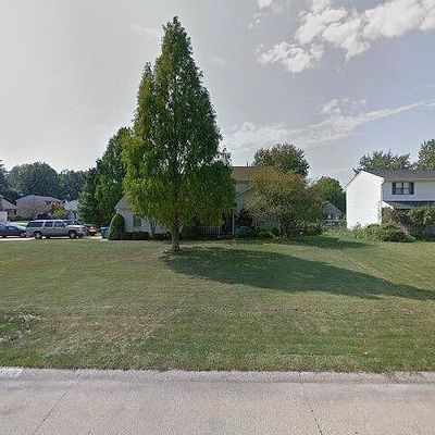 746 Trails End Dr, Amherst, OH 44001
