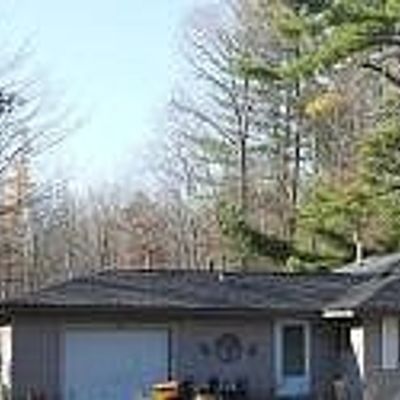 7529 N Roscommon Rd, Roscommon, MI 48653