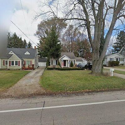 759 3 Mile Rd Ne, Grand Rapids, MI 49505