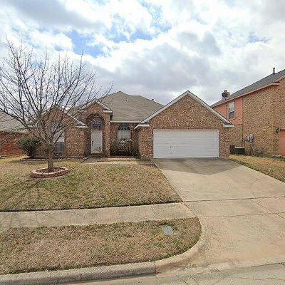 7915 Peregrine Trl, Arlington, TX 76001