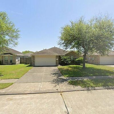 7917 Fallen Oak Ln, Texas City, TX 77591