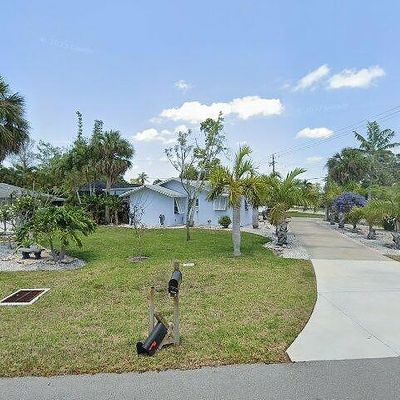 799 96 Th Ave N, Naples, FL 34108