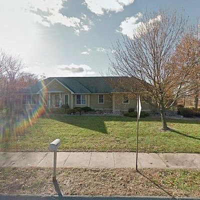 8 Alexander Dr, Agawam, MA 01001