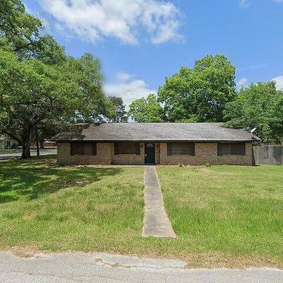 801 Shady Ln, Angleton, TX 77515