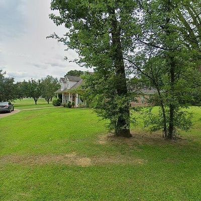 802 Oak Trl, Canton, MS 39046