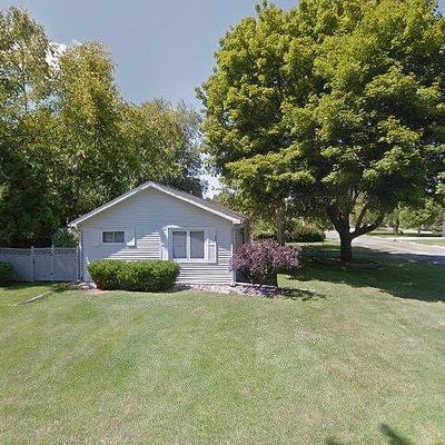 802 Woodlawn Ave, Owosso, MI 48867