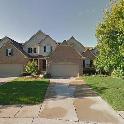 8055 Springdale Dr, White Lake, MI 48386