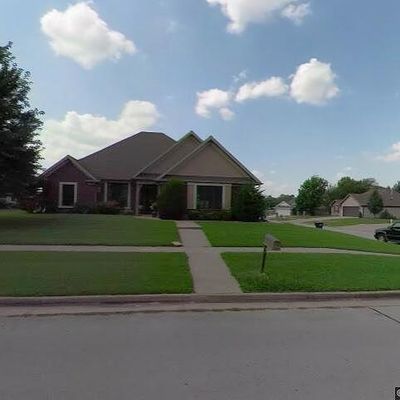 808 Chesterfield Dr, Webb City, MO 64870