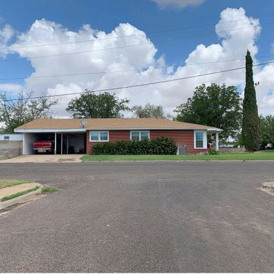 808 Nw 3 Rd St, Andrews, TX 79714