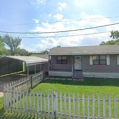 101 Dickerson St, Sealy, TX 77474