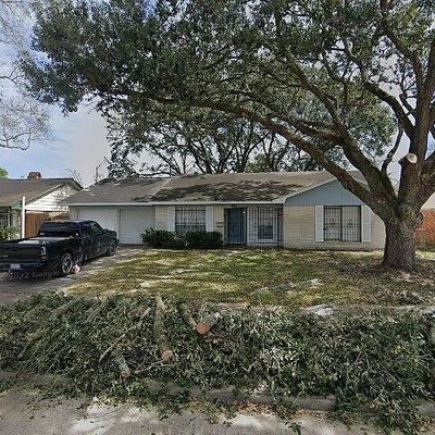 10211 Quiet Valley Ln, Houston, TX 77075