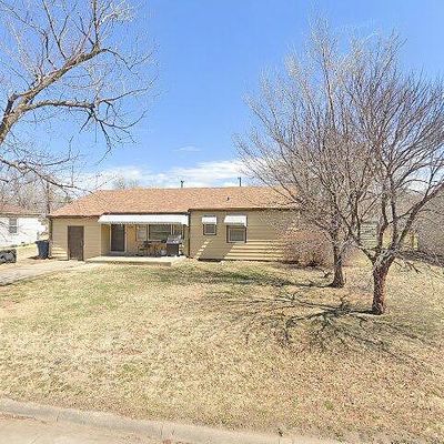 1036 College Ln, Hutchinson, KS 67501