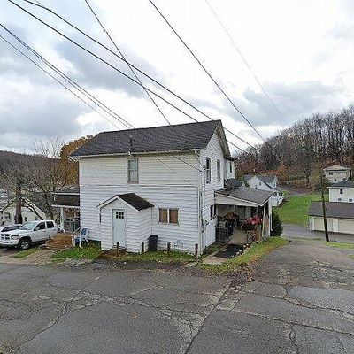 104 Forrest St, Petrolia, PA 16050