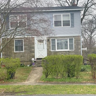 105 Phyllis Dr, Lindenhurst, NY 11757