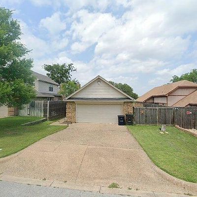 10628 Tall Oak Dr, Fort Worth, TX 76108