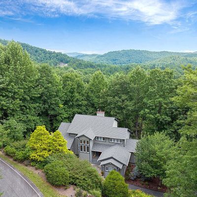 107 Spruce Ln, Zirconia, NC 28790