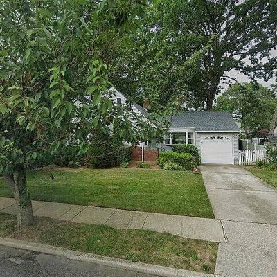 97 Rhode Island Ave, Massapequa, NY 11758