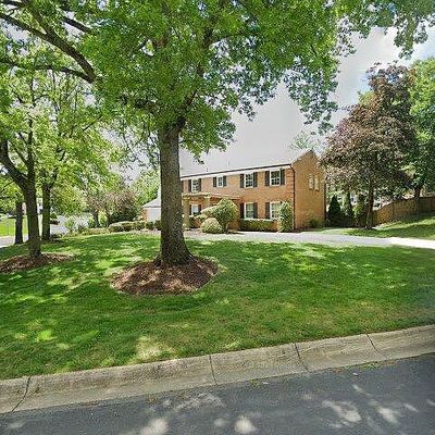 9800 Clydesdale St, Potomac, MD 20854