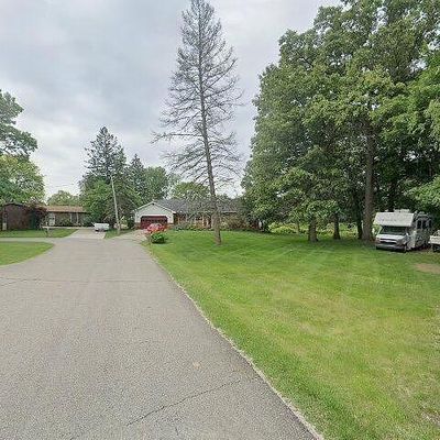 982 Artdale Dr, White Lake, MI 48383