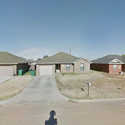 1223 Newman Ave, Iowa Park, TX 76367