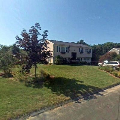 13 Canary St, Pawcatuck, CT 06379