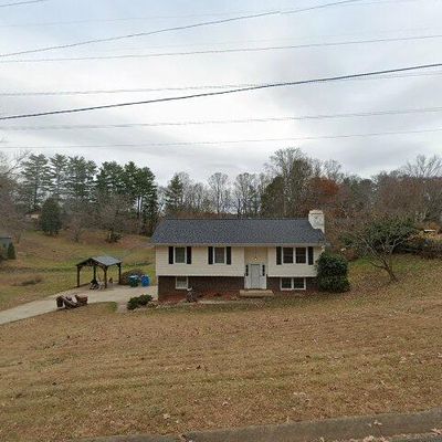 12 Woodfield Rd, Arden, NC 28704