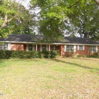 202 Hickory Ln, Batesville, MS 38606