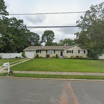 203 Atlantic St, Central Islip, NY 11722