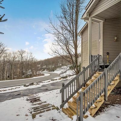 2231 Camelback Dr, Tannersville, PA 18372