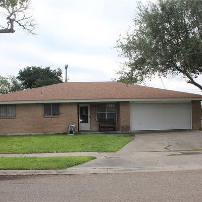 200 Mesa Dr, Robstown, TX 78380