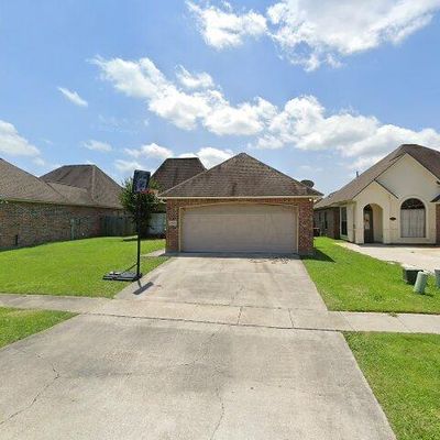 2566 Old Towne Dr, Zachary, LA 70791