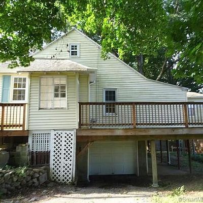 286 Niantic River Rd, Waterford, CT 06385