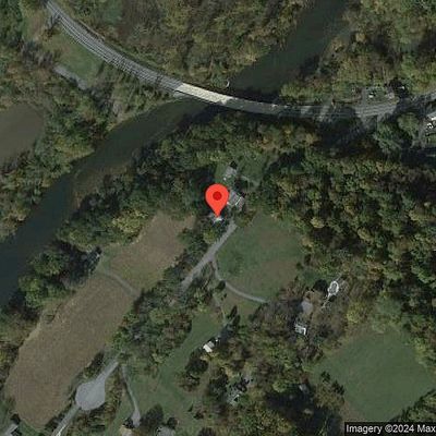 29 Lake Rd, Hamburg, PA 19526