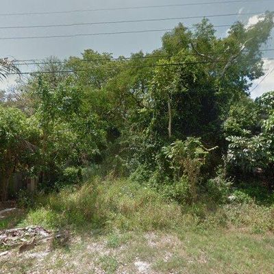 35 Bass Ave, Key Largo, FL 33037