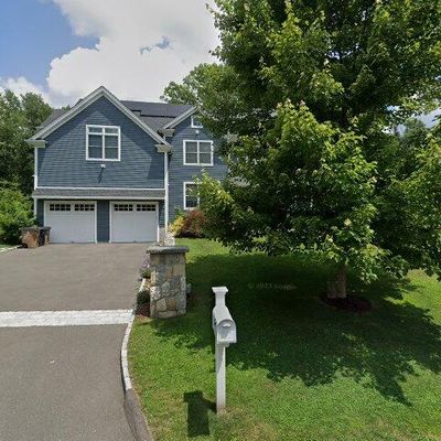 37 Old Well Rd, Stamford, CT 06907