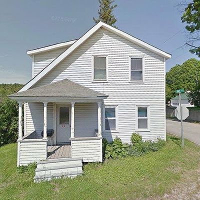 47 Royal St, Winthrop, ME 04364