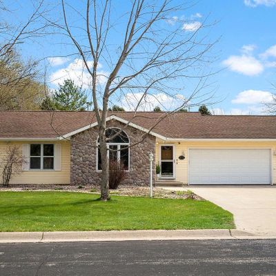 619 Deer Trl, Watertown, WI 53094