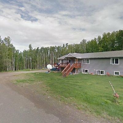 724 Wanda Dr, North Pole, AK 99705