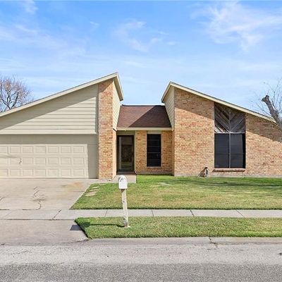 7450 Spitfire Dr, Corpus Christi, TX 78412