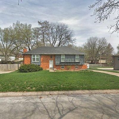 7937 N Forest Ave, Kansas City, MO 64118